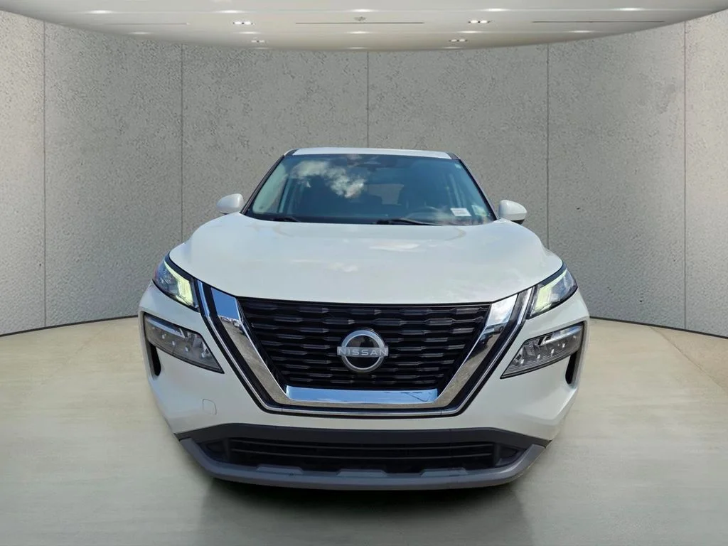 Used 2023 White Nissan SV image 8