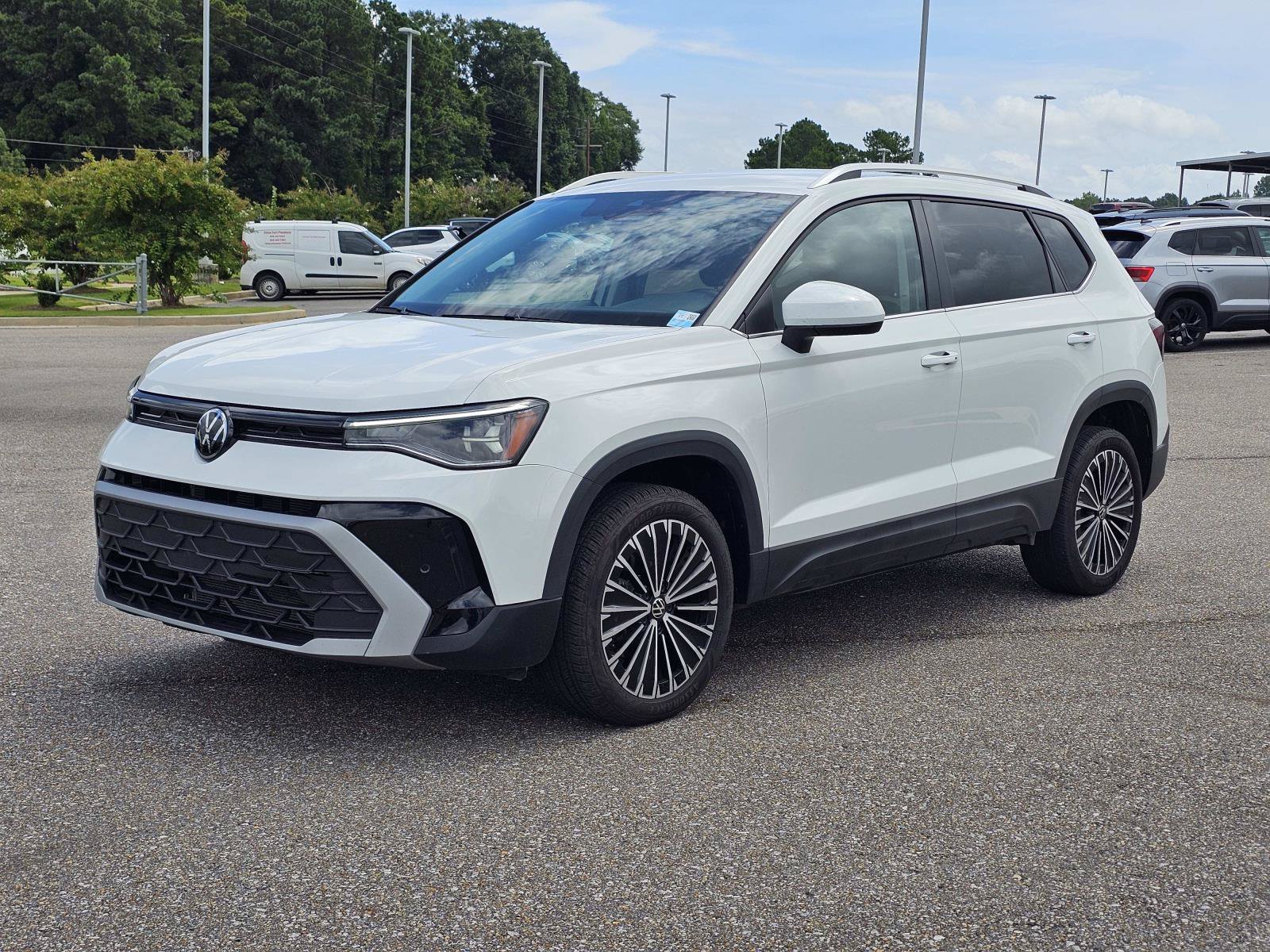 2025 Volkswagen Taos
