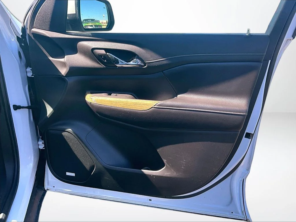 Used 2019 White GMC Denali image 24