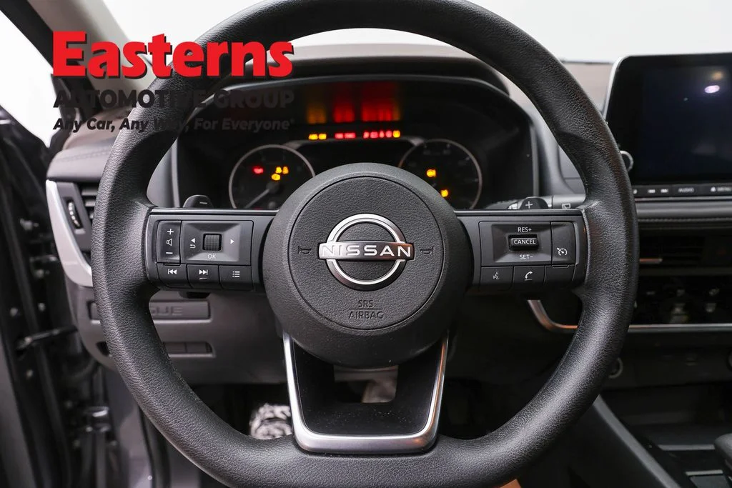 Used 2023 Gray Nissan S image 10