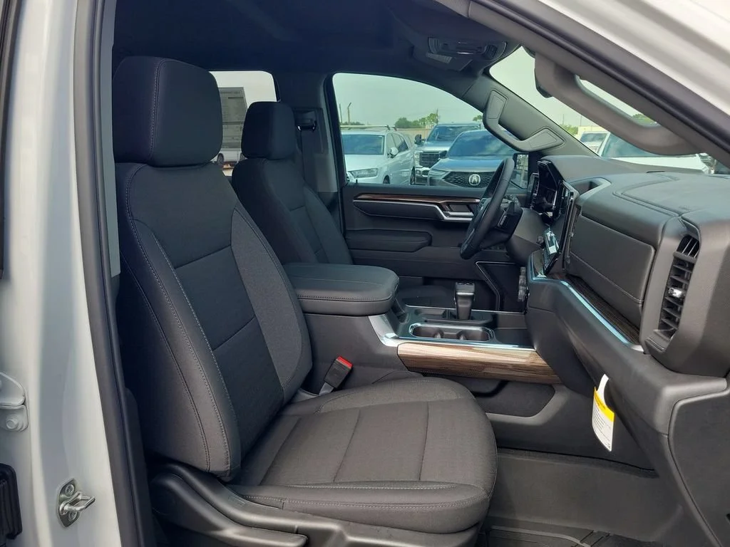 New 2026 Summit White Chevrolet LT image 27