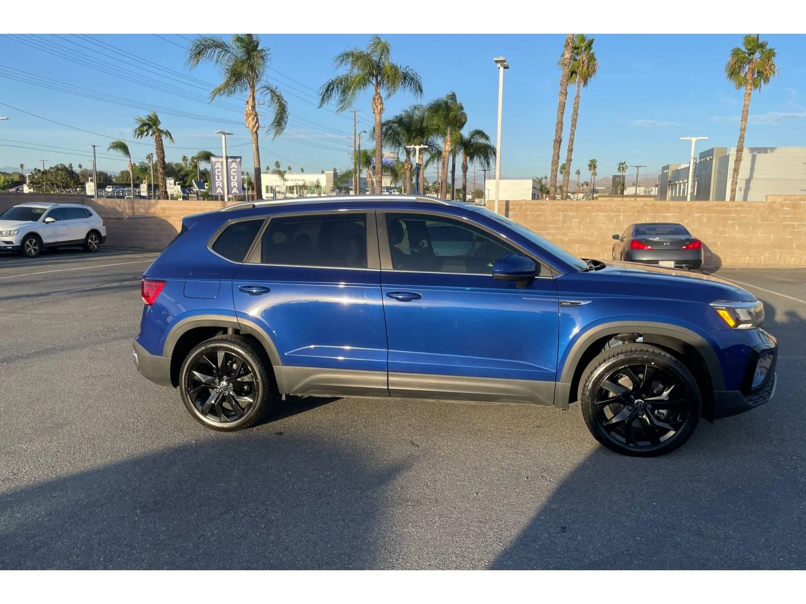Used 2023 Dusk Blue Metallic Volkswagen SE image 6