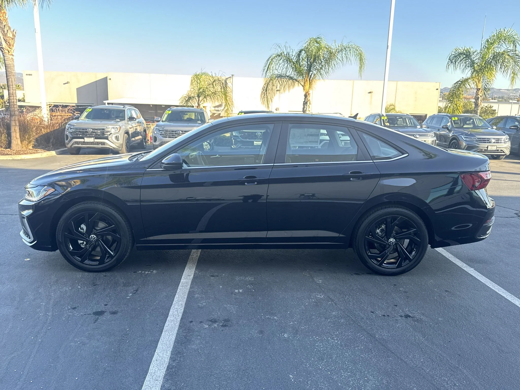 New 2026 Deep Black Pearl Volkswagen SE image 4