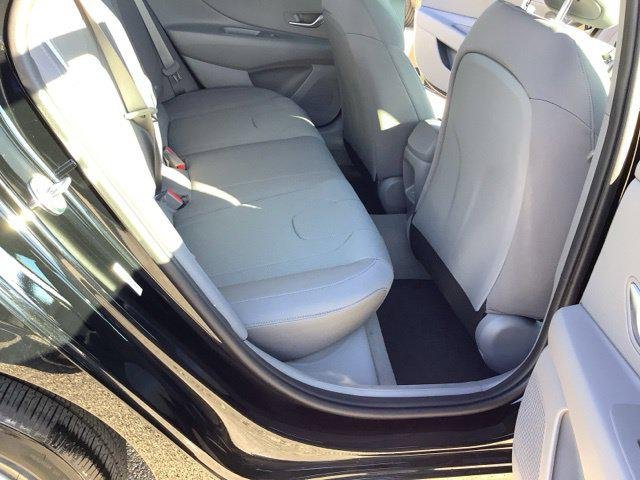 New 2026 Abyss Black Hyundai SE image 15