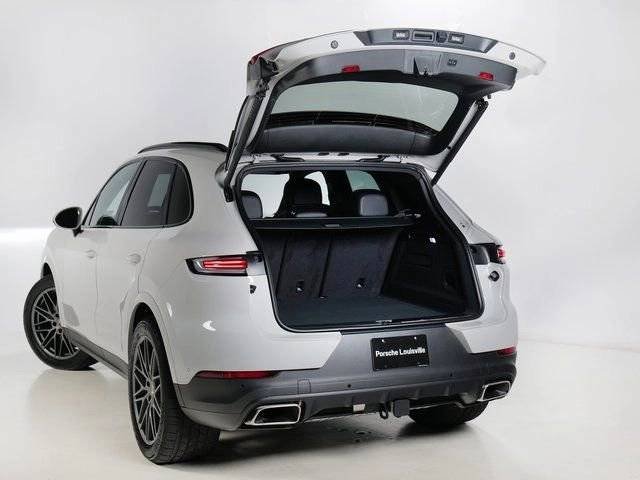 Used 2026 Chalk Porsche  image 32