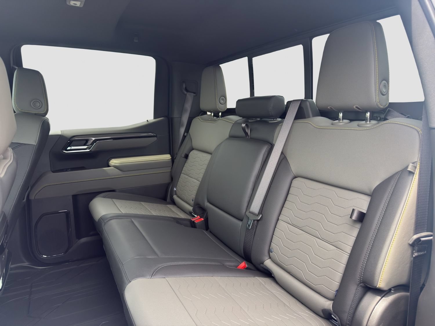 2026 Chevrolet Silverado 1500 ZR2 - Photo 13