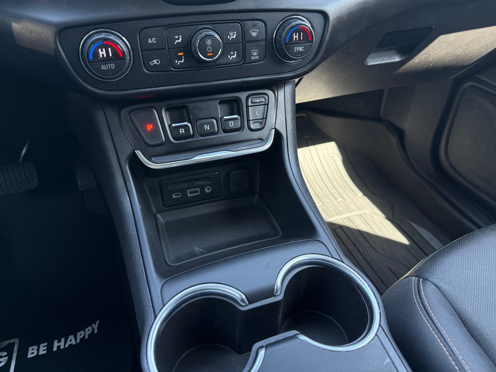Used 2020 White Frost Tricoat GMC SLT image 13