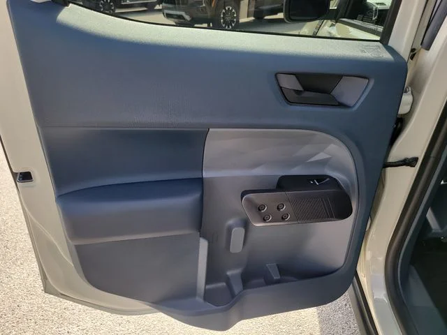 Used 2024  Ford Lariat image 11