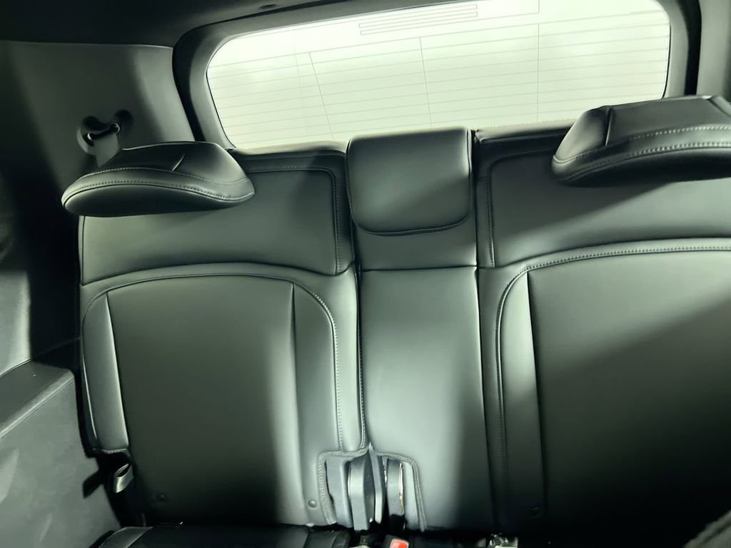 New 2027 Glacial White Pearl Kia X-LINE SX image 26