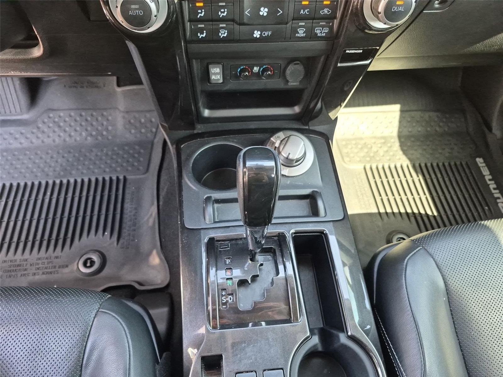 Used 2019 Blizzard Pearl Toyota Limited image 27