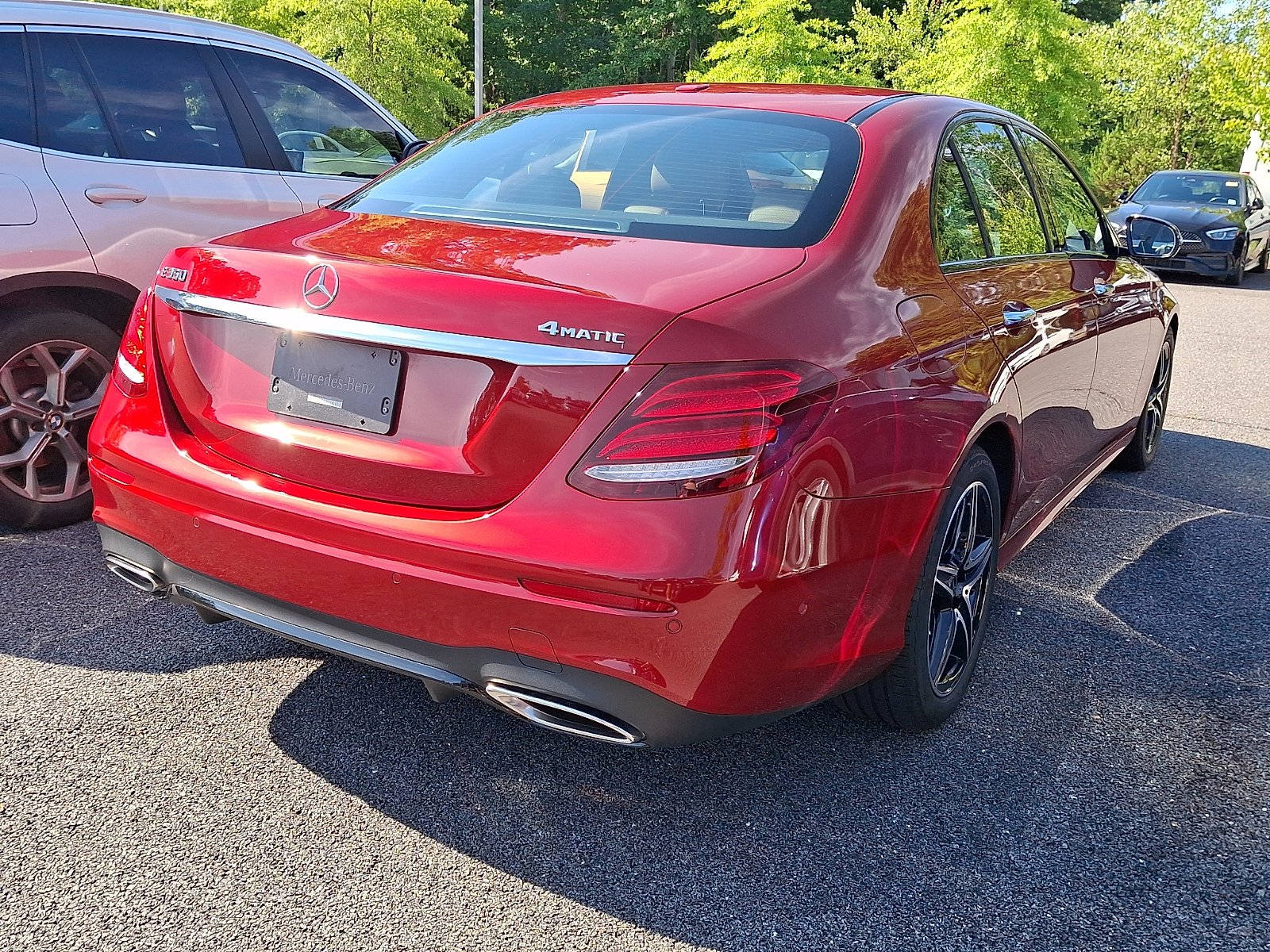 Used 2020 designo Cardinal Red Metallic Mercedes-Benz 4MATIC® image 5