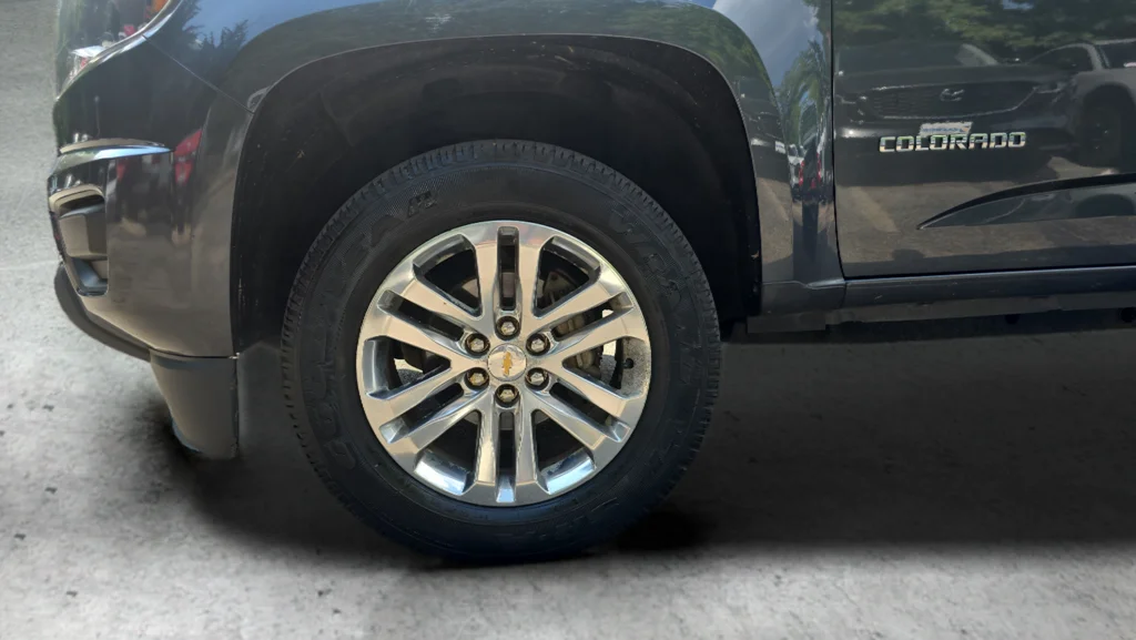 Used 2016 Gray Chevrolet Work Truck image 17