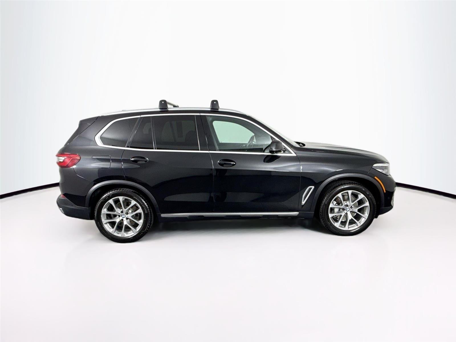 Used 2019 Black Sapphire Metallic BMW xDrive40i image 11