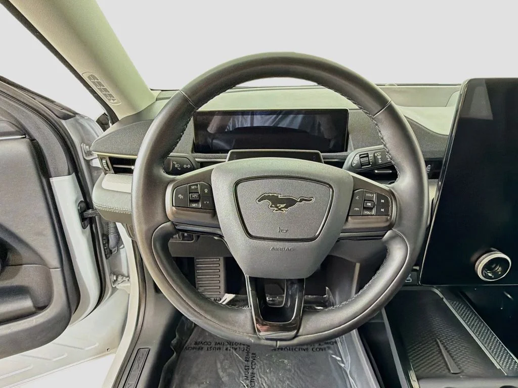 Used 2023 Space White Metallic Ford Select image 30