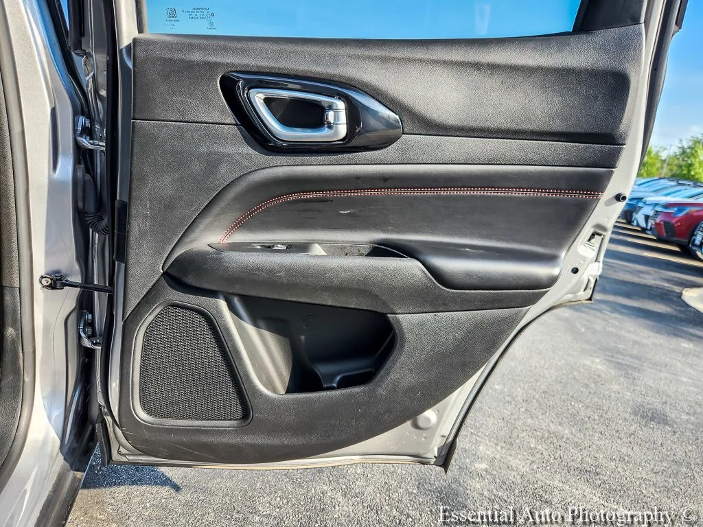 Used 2022 Silver Jeep Trailhawk image 19