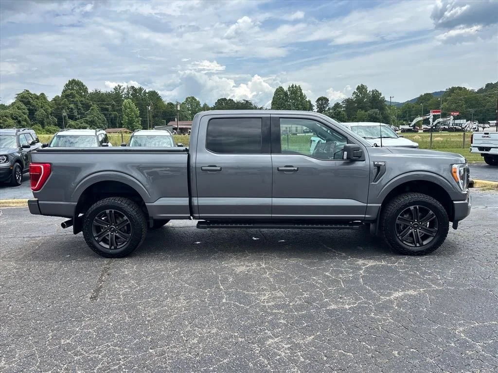 Used 2021 Gray Ford XLT image 9