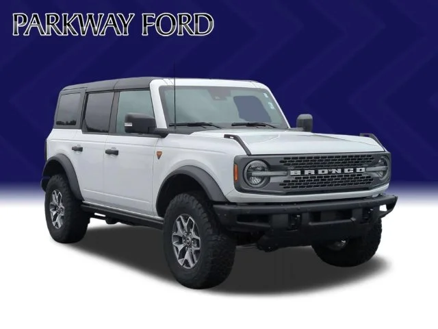 Used 2024 White Ford Badlands image 7