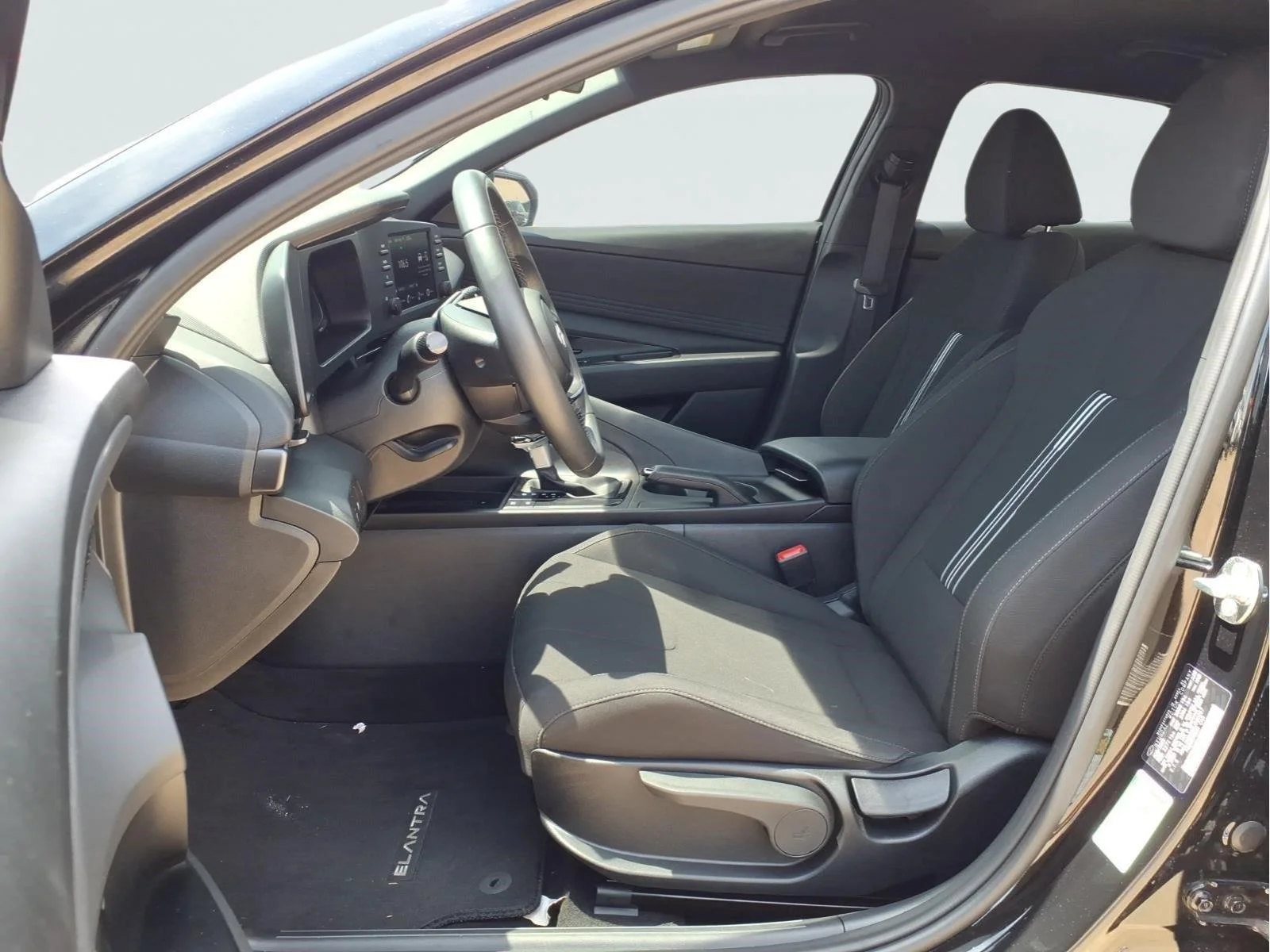 Used 2025 BLACK HYUNDAI SEL SPORT IVT image 16