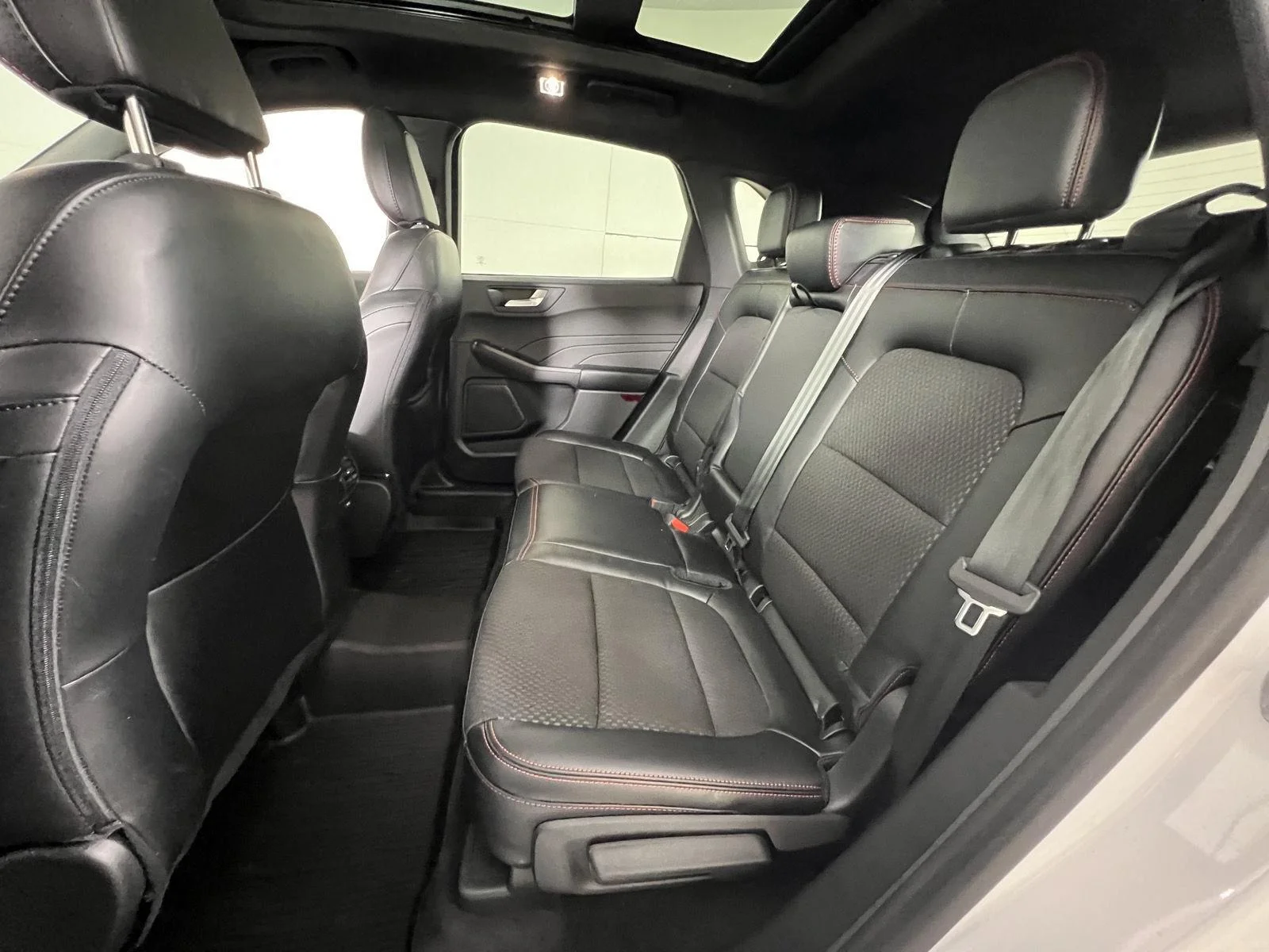 Used 2023 Oxford White Ford ST-Line image 21