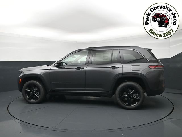 New 2026 Baltic Gray Metallic Clear-Coat Exterior Paint Jeep Limited image 3