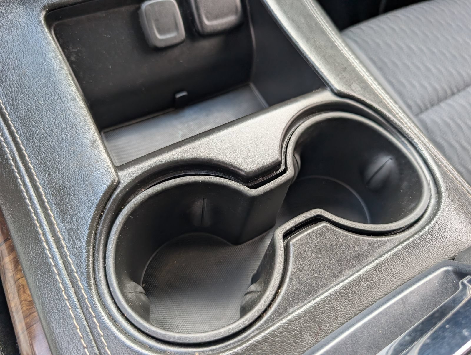 Used 2020 SHADOW GRAY METALLIC Chevrolet LS image 28