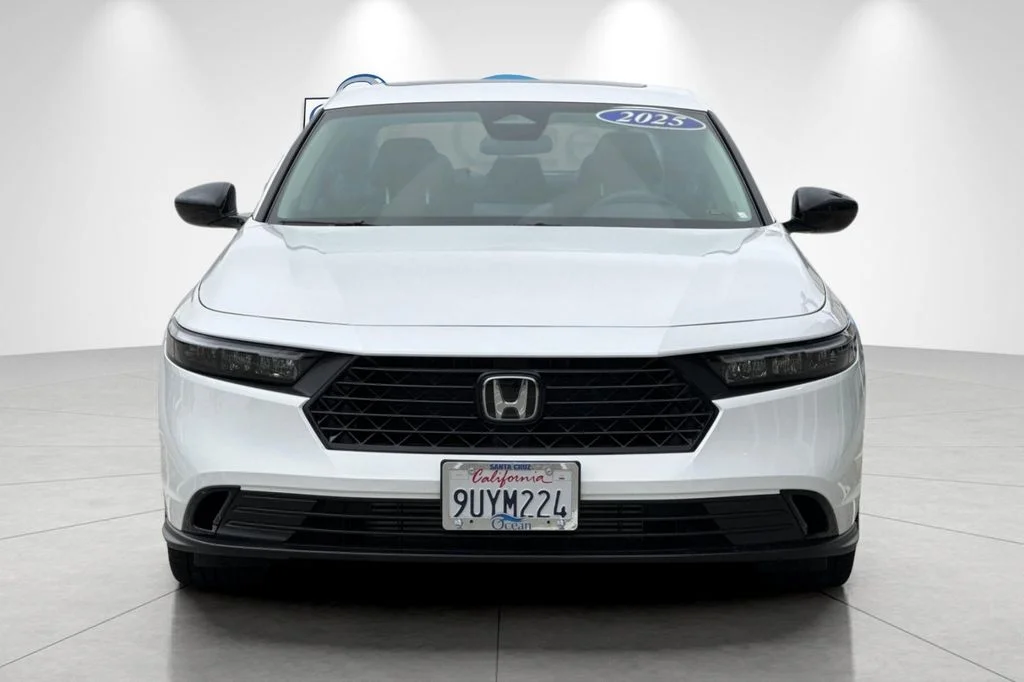 Used 2025  Honda SE image 10