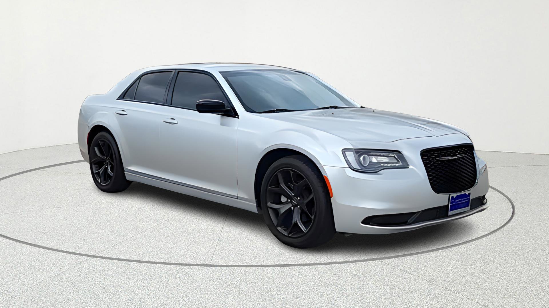 2022 Chrysler 300 Touring's photo