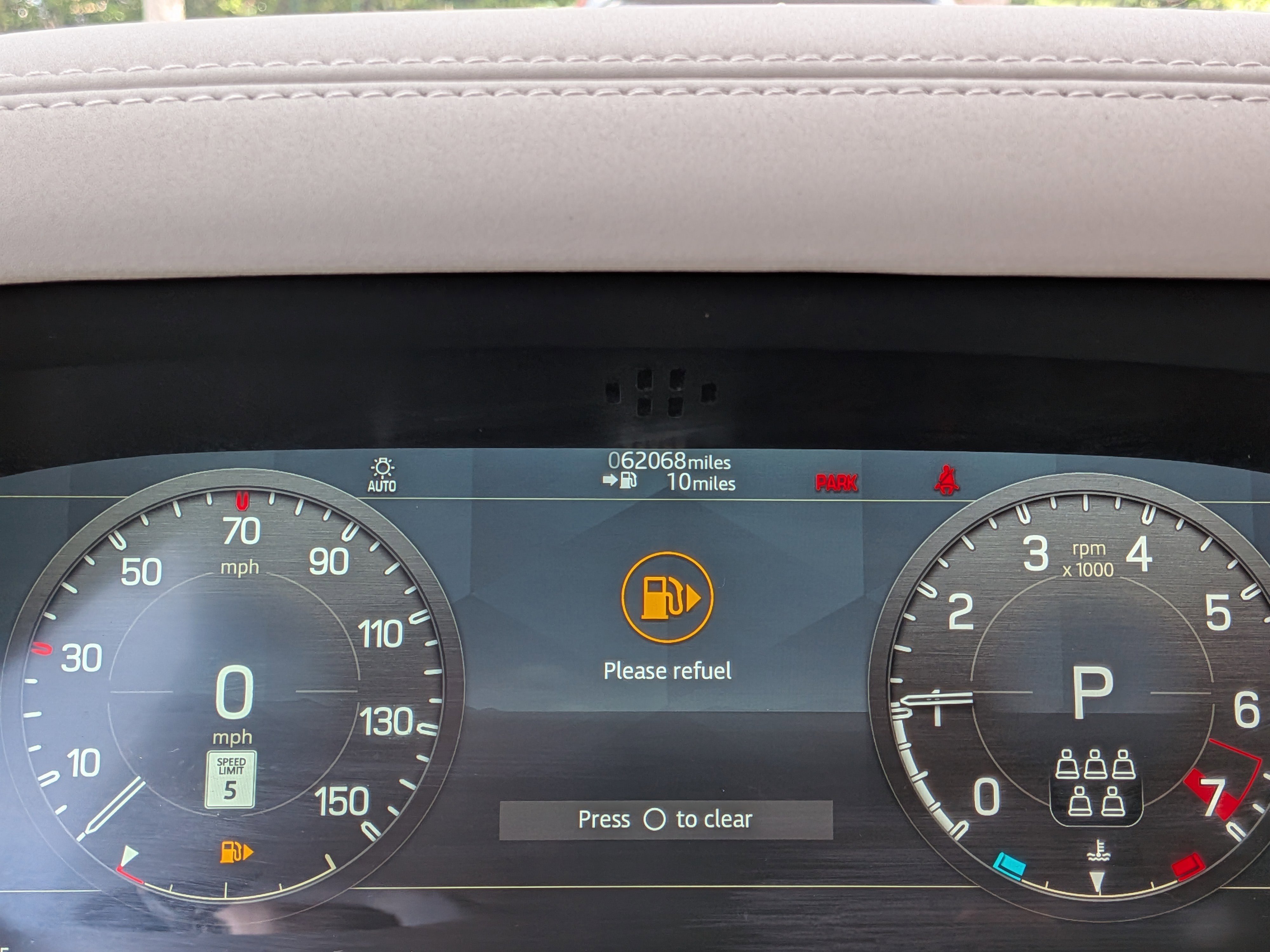 Used 2022 Santorini Black Metallic Land Rover SE image 27