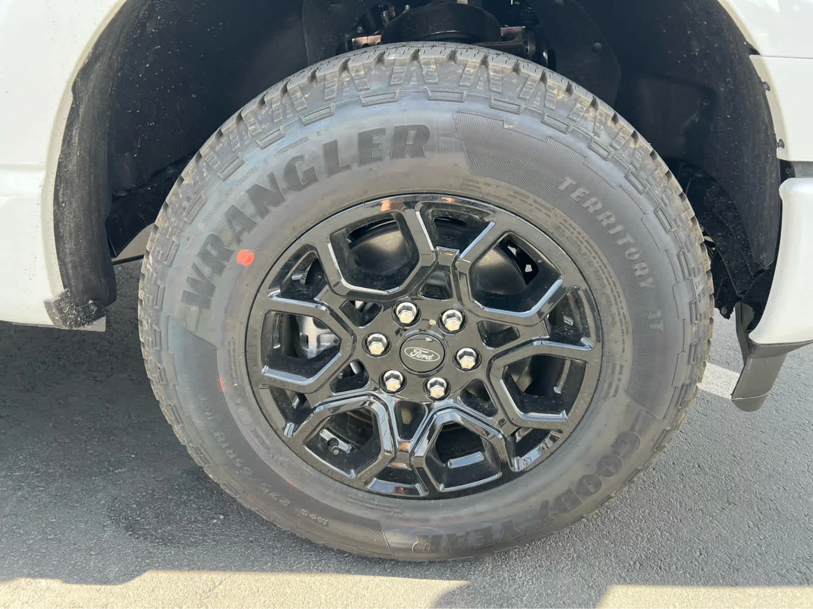 New 2026 Oxford White Ford XLT image 16