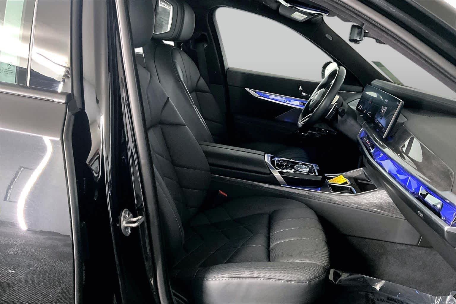 Used 2023 Black Sapphire Metallic BMW 760i xDrive image 8