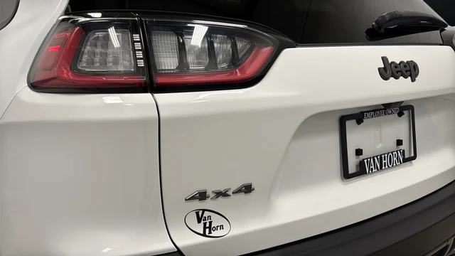 Used 2022 Bright White Clearcoat Jeep Trailhawk image 35