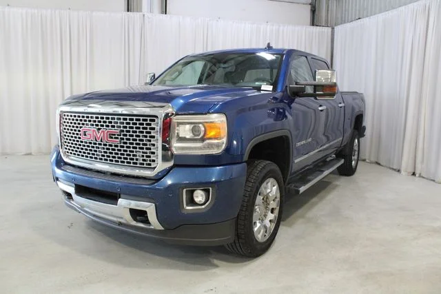 Used 2015 Blue GMC Denali image 35