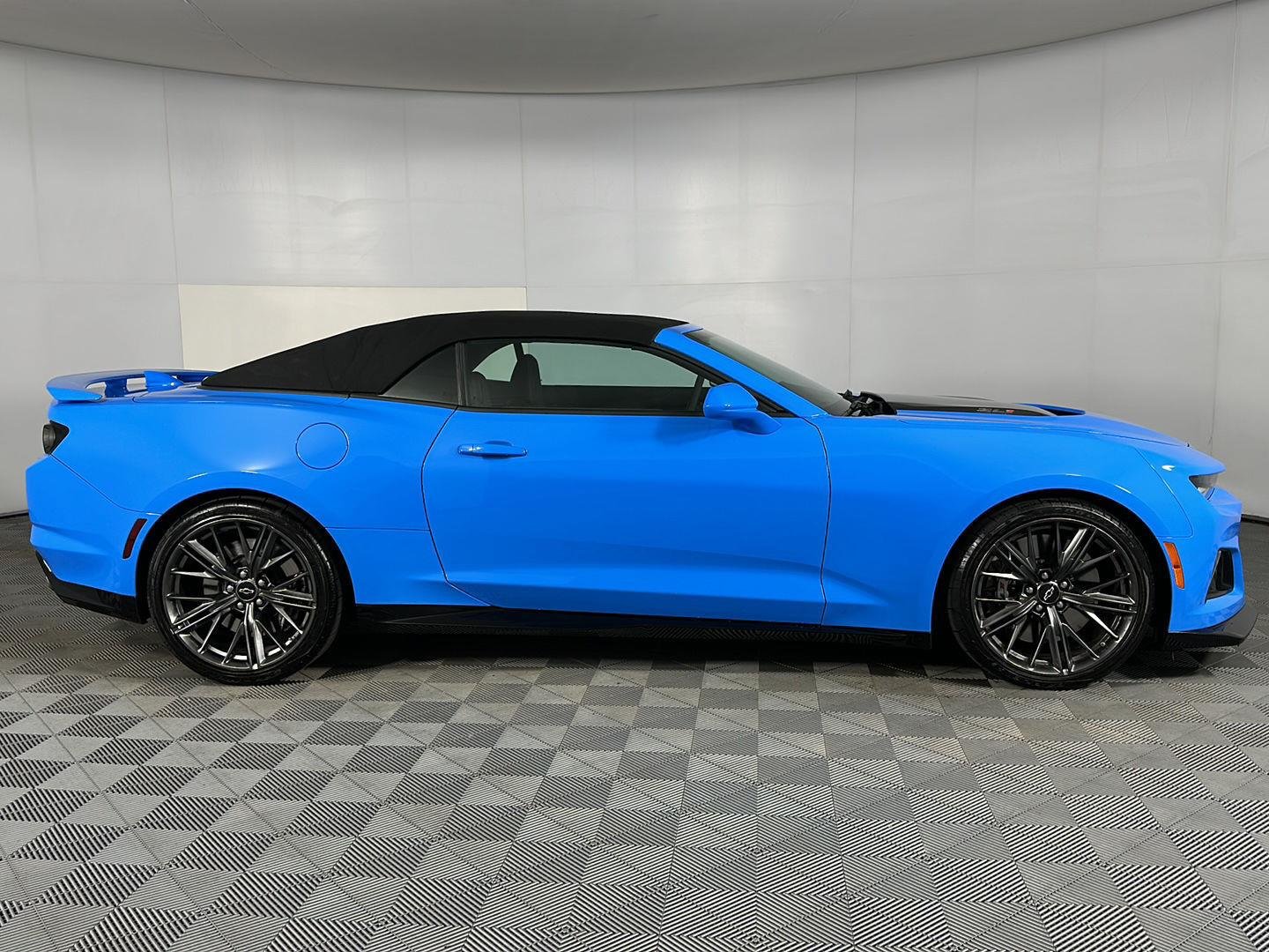 Used 2023 Rapid Blue Chevrolet ZL1 image 27