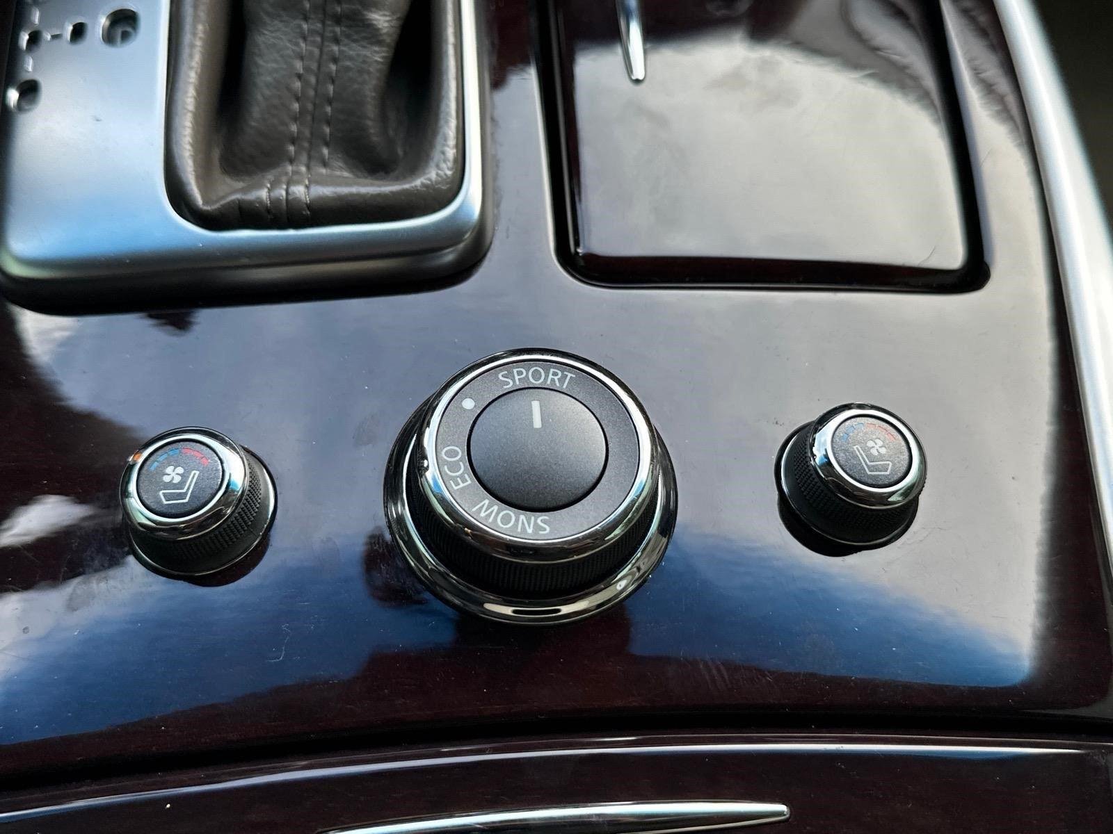 2011 INFINITI M 37 - Photo 27
