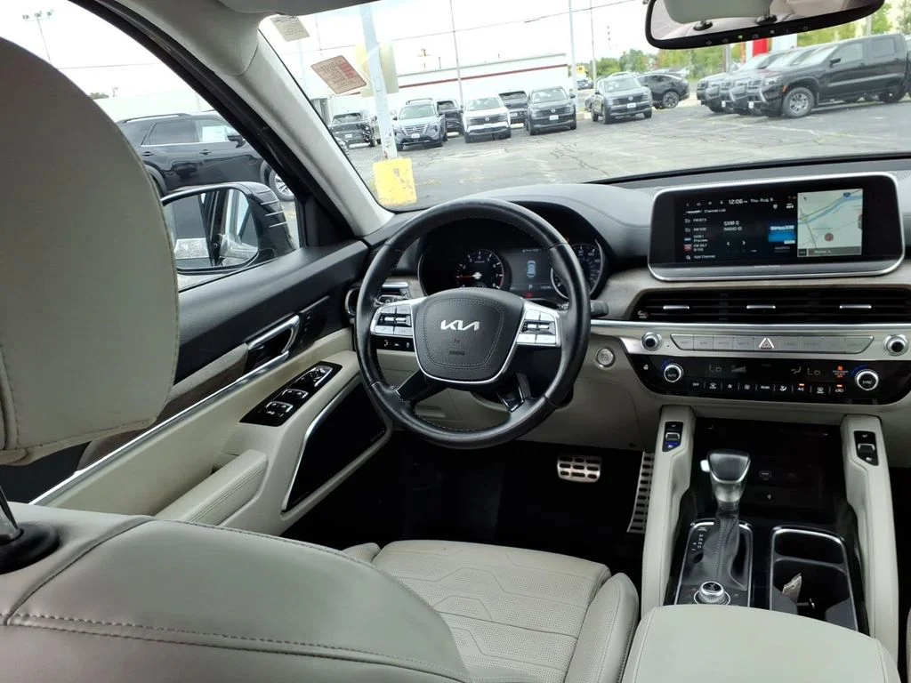 Used 2022 Black Kia SX image 14
