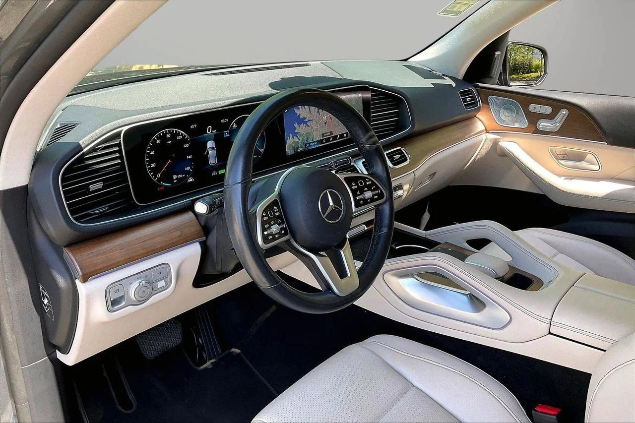 Certified Used 2023  Mercedes-Benz GLE 450 image 21
