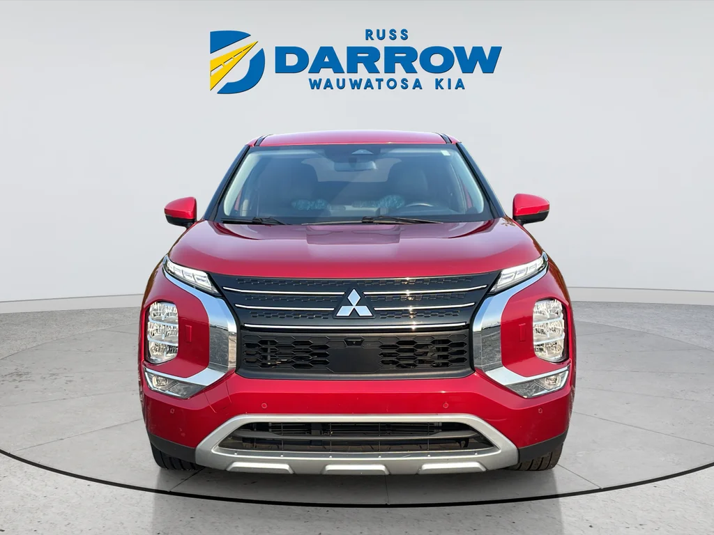 Used 2024 Red Mitsubishi SE image 8