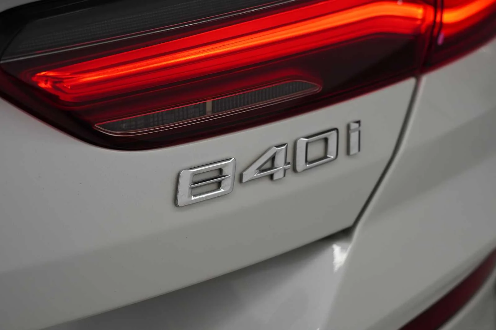 Used 2023 Mineral White Metallic BMW 840i image 9