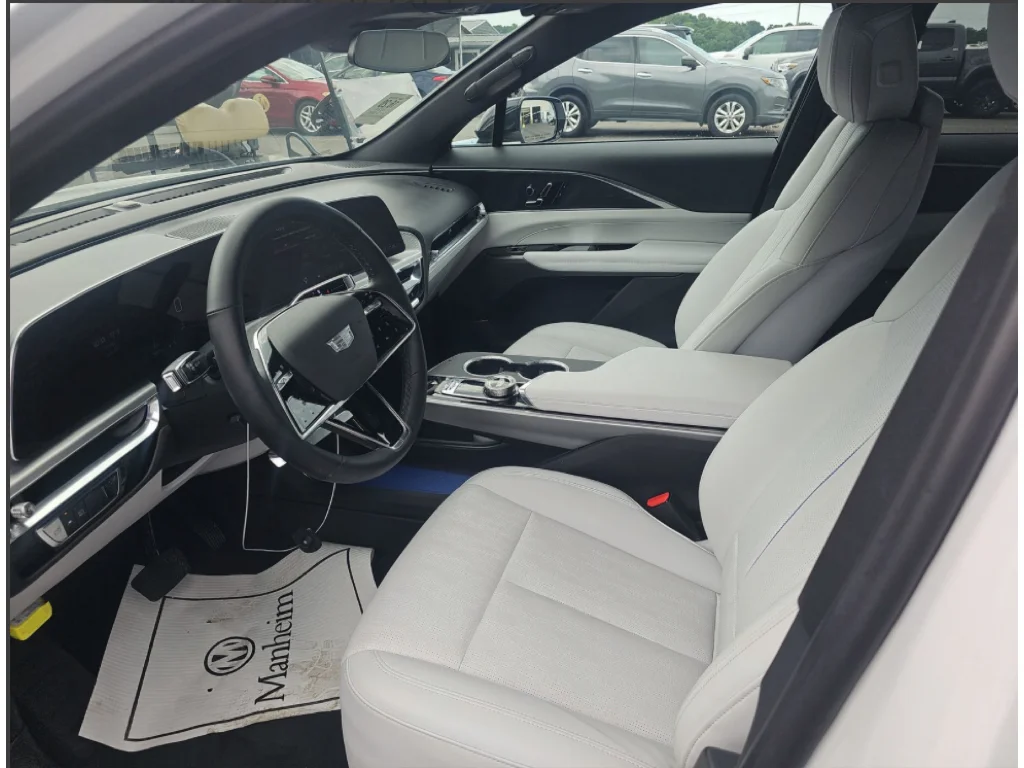 Used 2024 Crystal White Tricoat Cadillac Luxury image 2