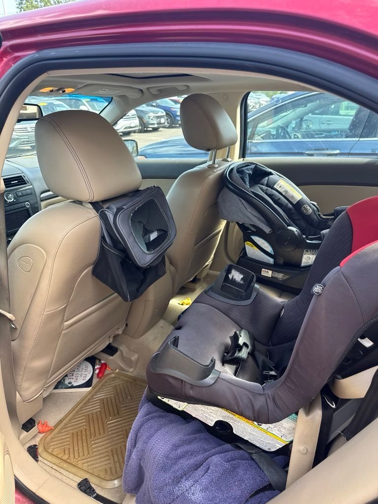 Used 2009  Ford SEL image 2
