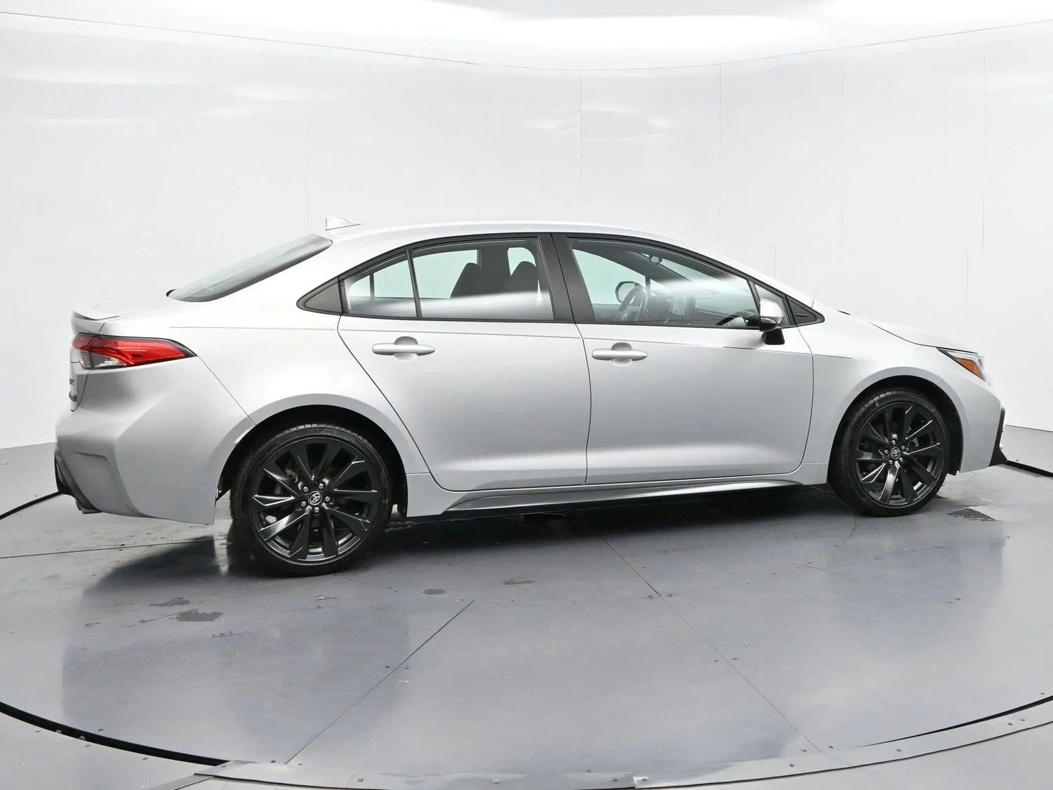 Used 2023 Silver Toyota SE image 8