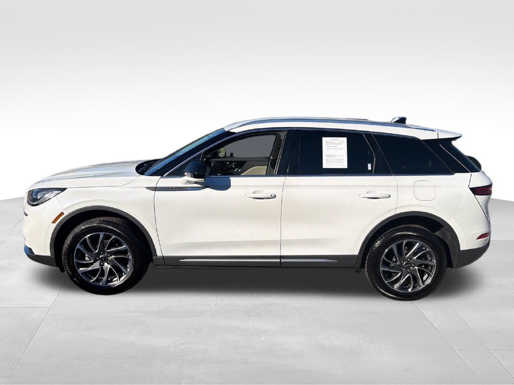 Used 2022 White Lincoln Standard image 2