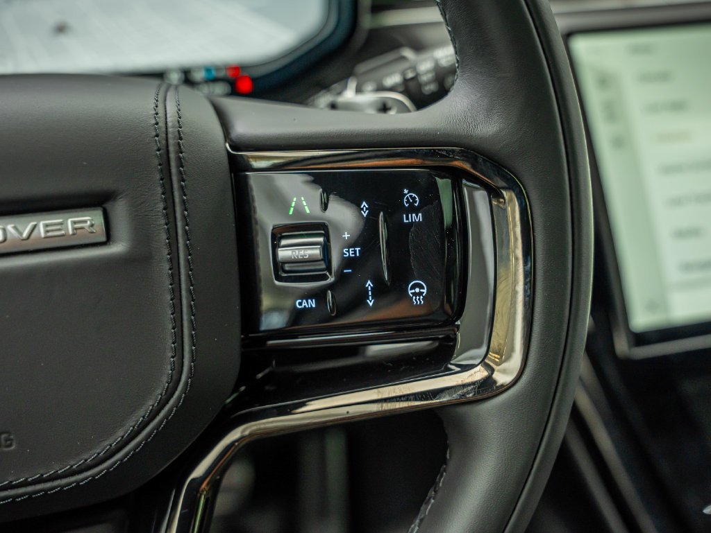 New 2026 Fuji White Land Rover Dynamic SE image 19