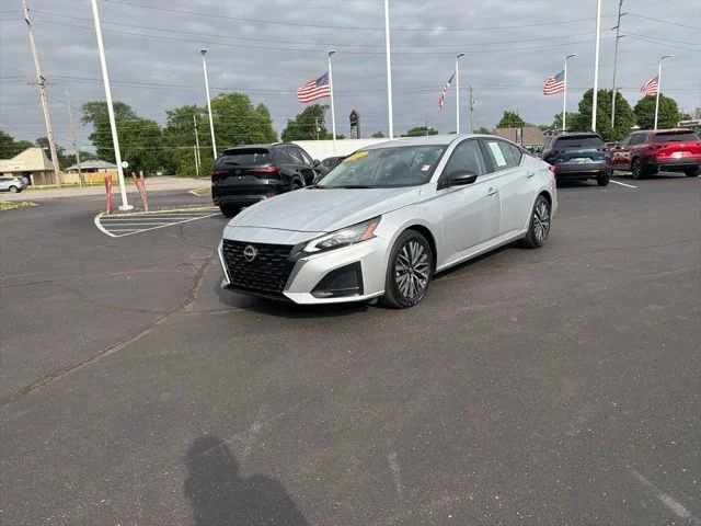 2025 Nissan Altima SV - Photo 19