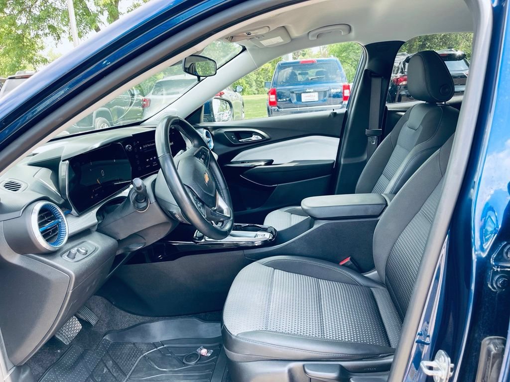 Used 2024 Blue Glow Metallic Chevrolet LT image 11