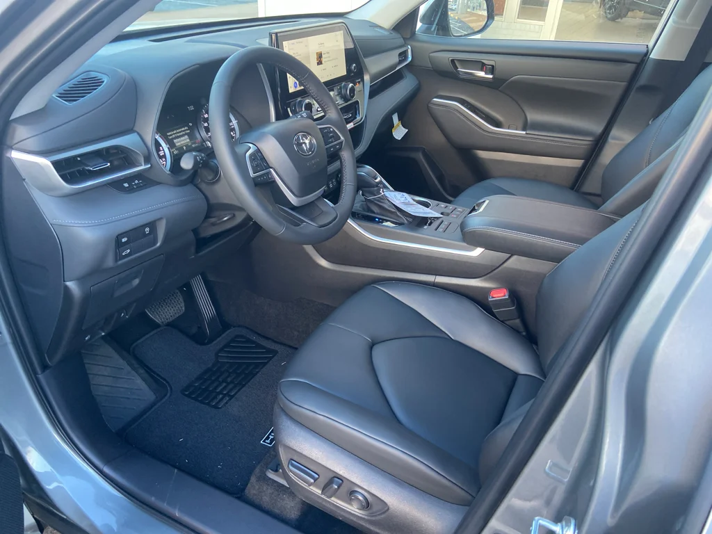 2026 Toyota Highlander XLE - Photo 18