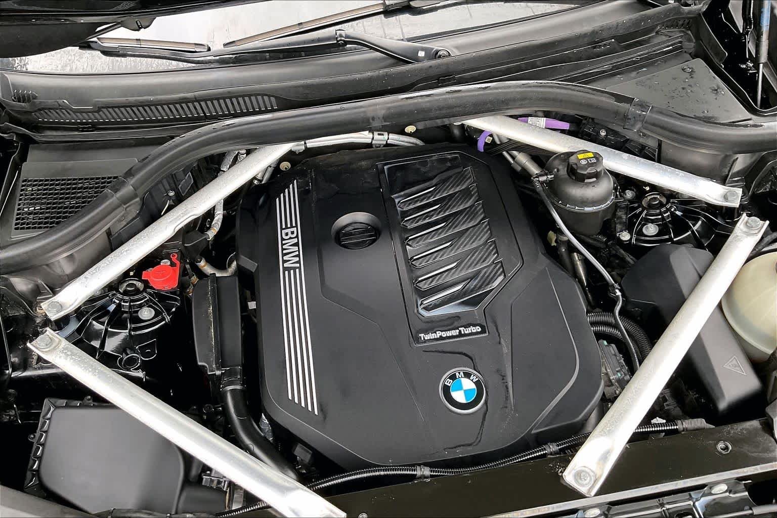 Used 2022 Black Sapphire Metallic BMW xDrive40i image 30