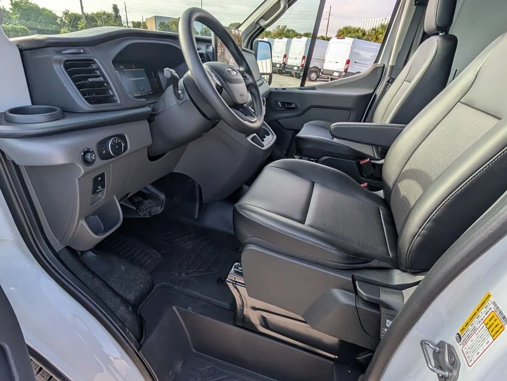 New 2026 Oxford White Ford Cargo Van image 5