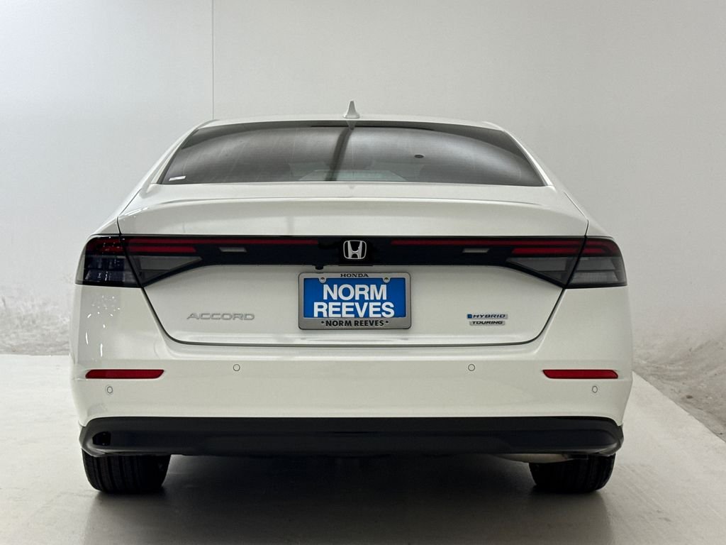 New 2026 Platinum White Pearl Honda Touring image 8