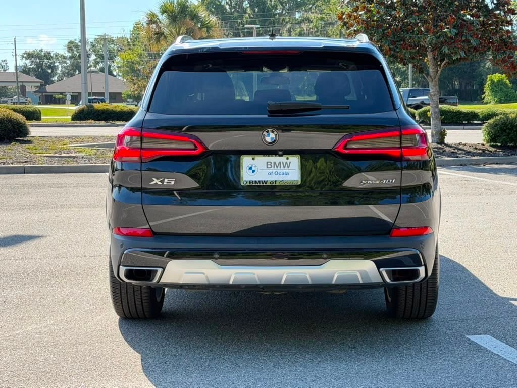 Used 2020 Black BMW xDrive40i image 4